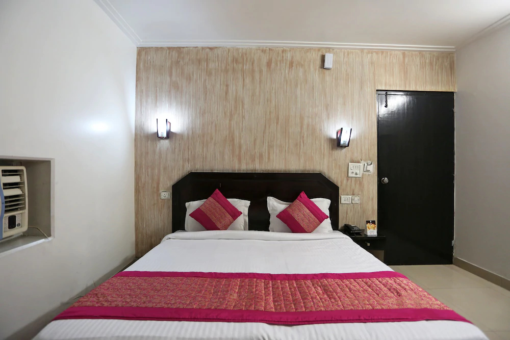 Noratan Palace by OYO Rooms