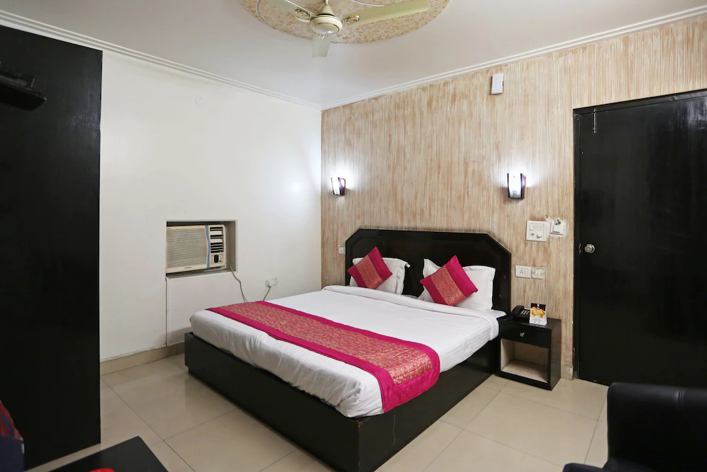 Noratan Palace by OYO Rooms