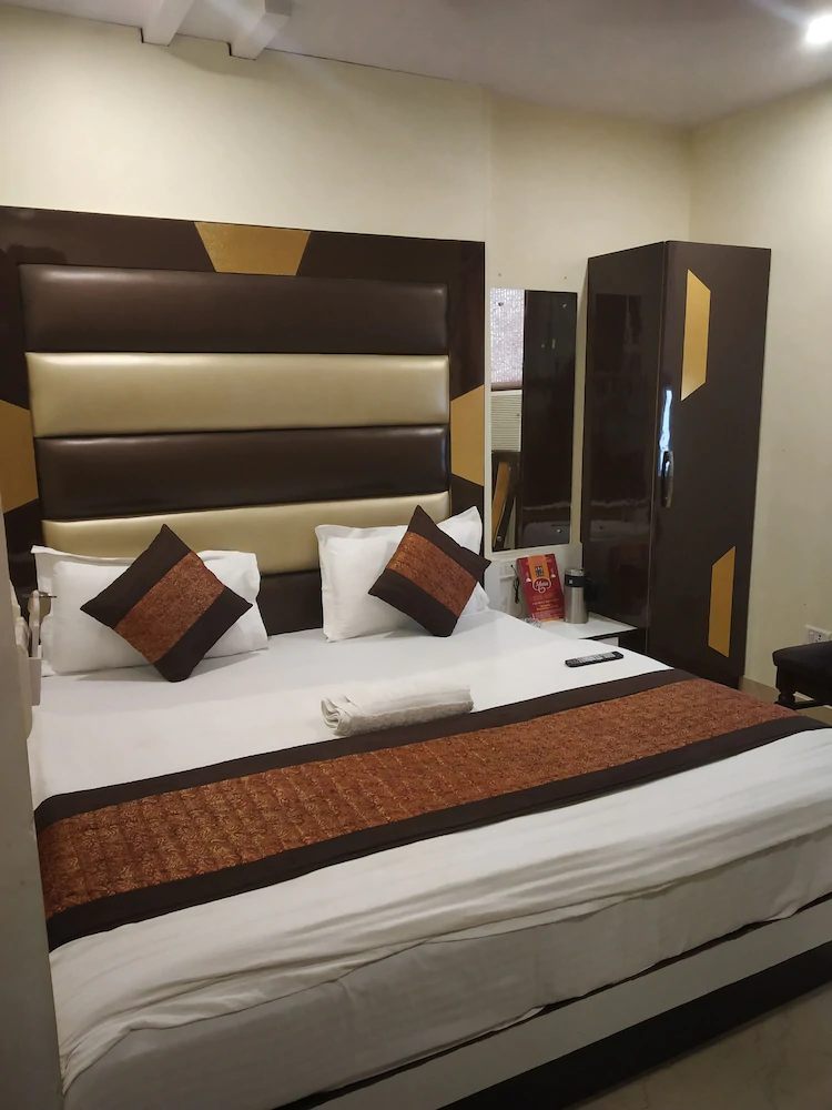 Hotel Olive International by ADB Rooms
