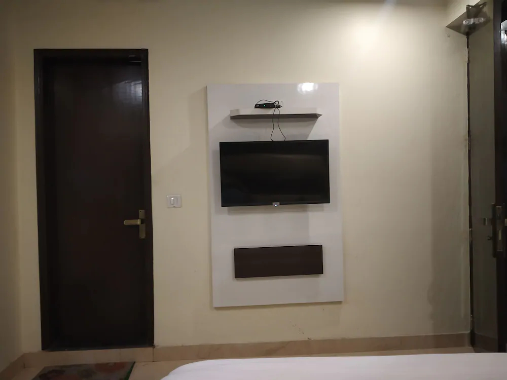 Hotel Olive International by ADB Rooms