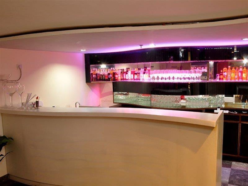 Hotel Om International