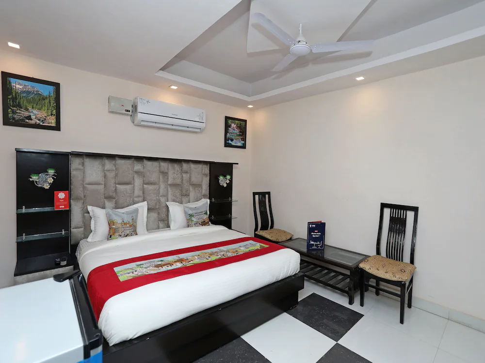 Hotel Qlark by OYO Rooms
