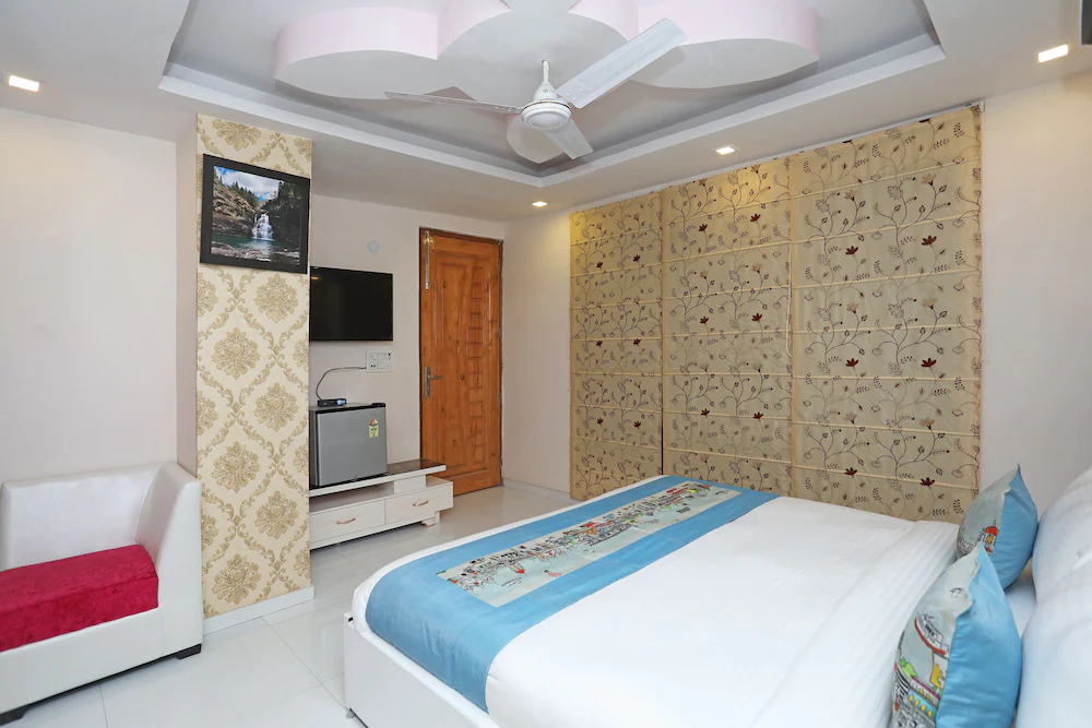 Hotel Qlark by OYO Rooms