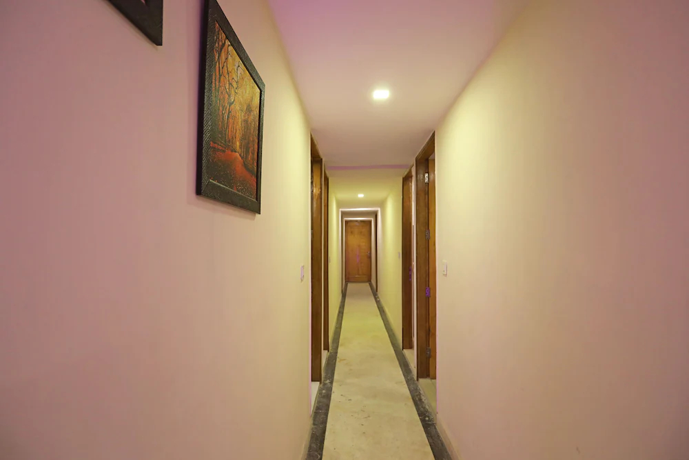 Hotel Qlark by OYO Rooms