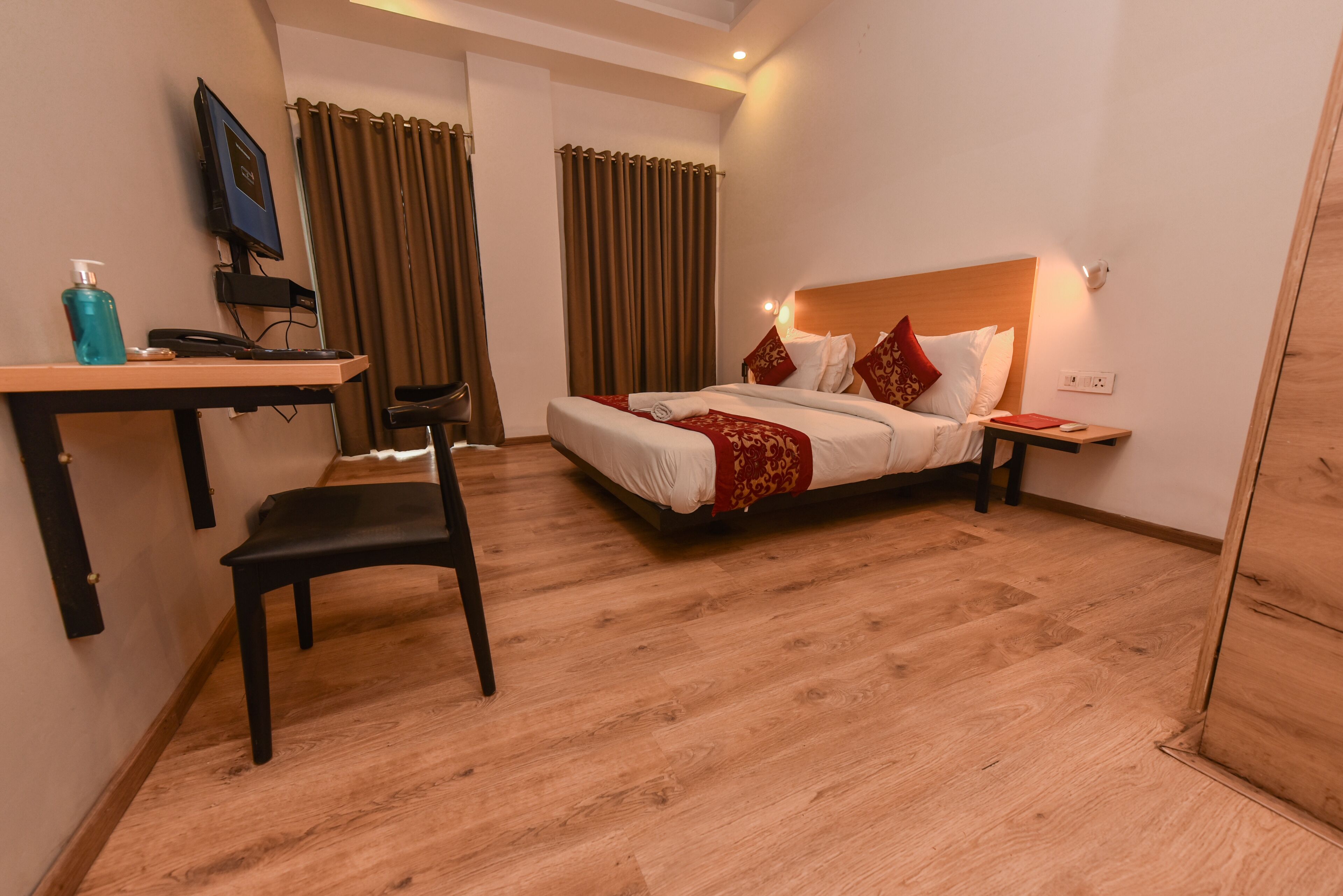 Super Townhouse Rohini Sector 23