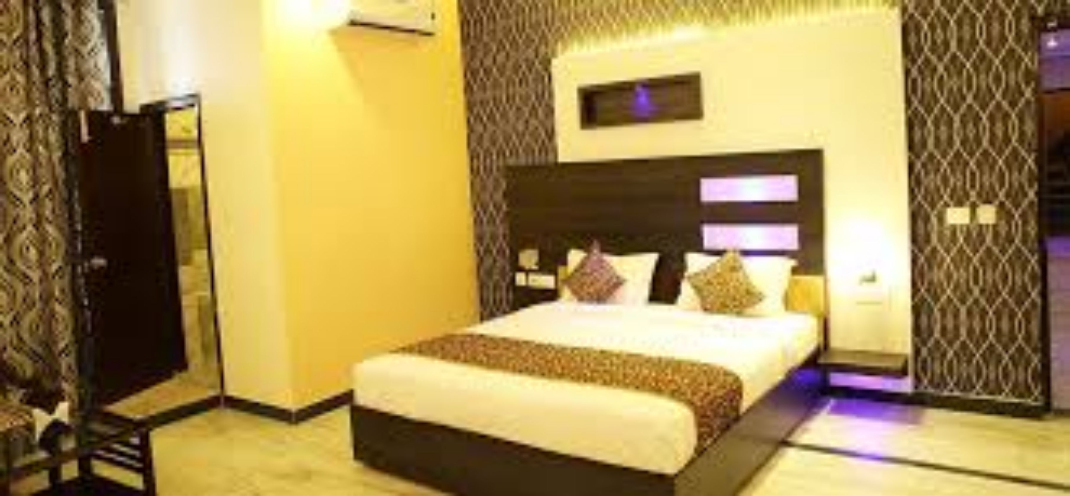 Hotel R Inn Delhi