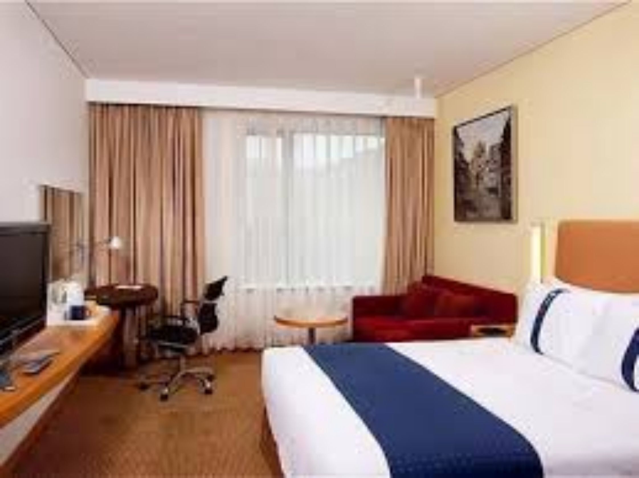 Hotel R Inn Delhi