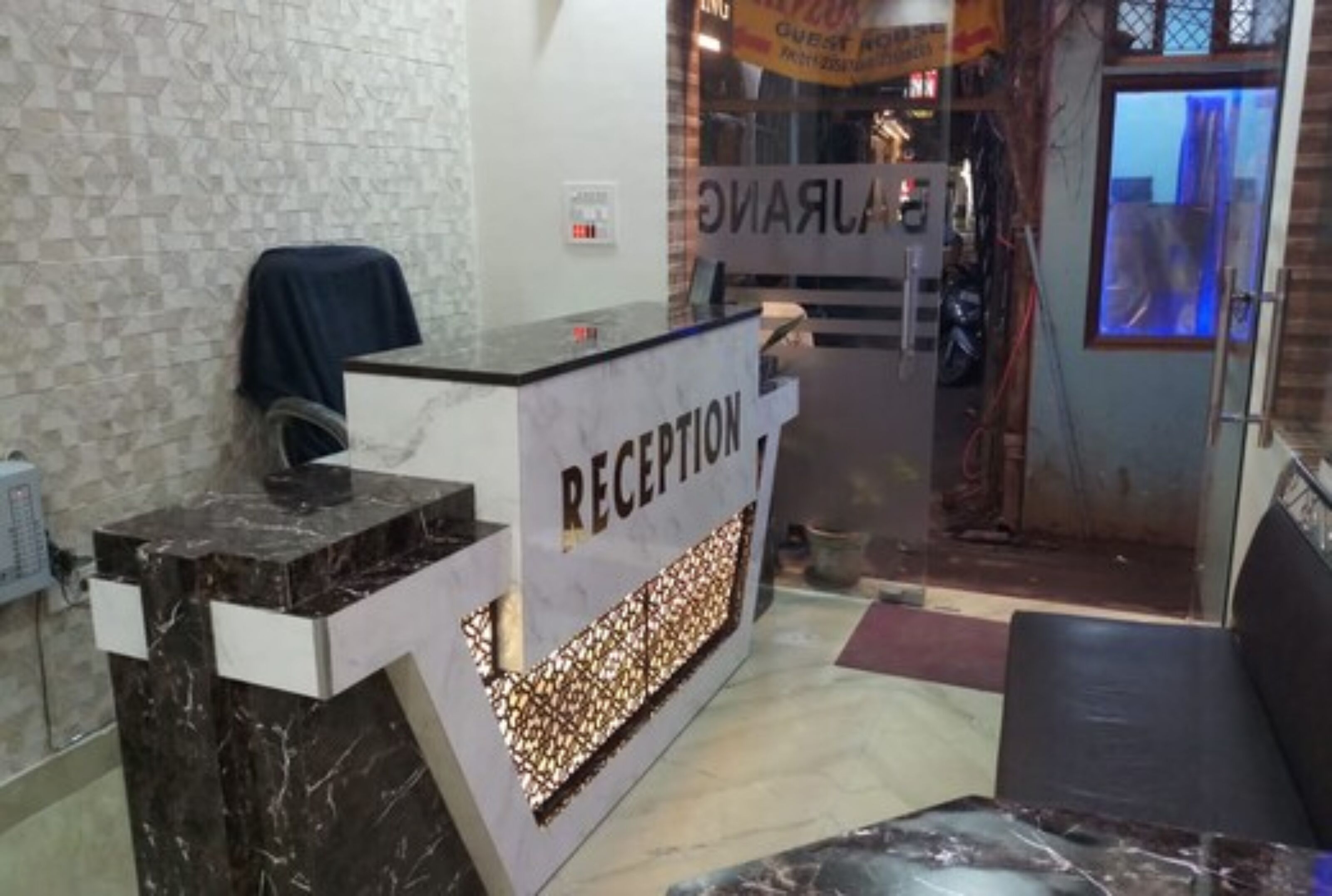 Hotel Roadway Inn Delhi by Goroomgo