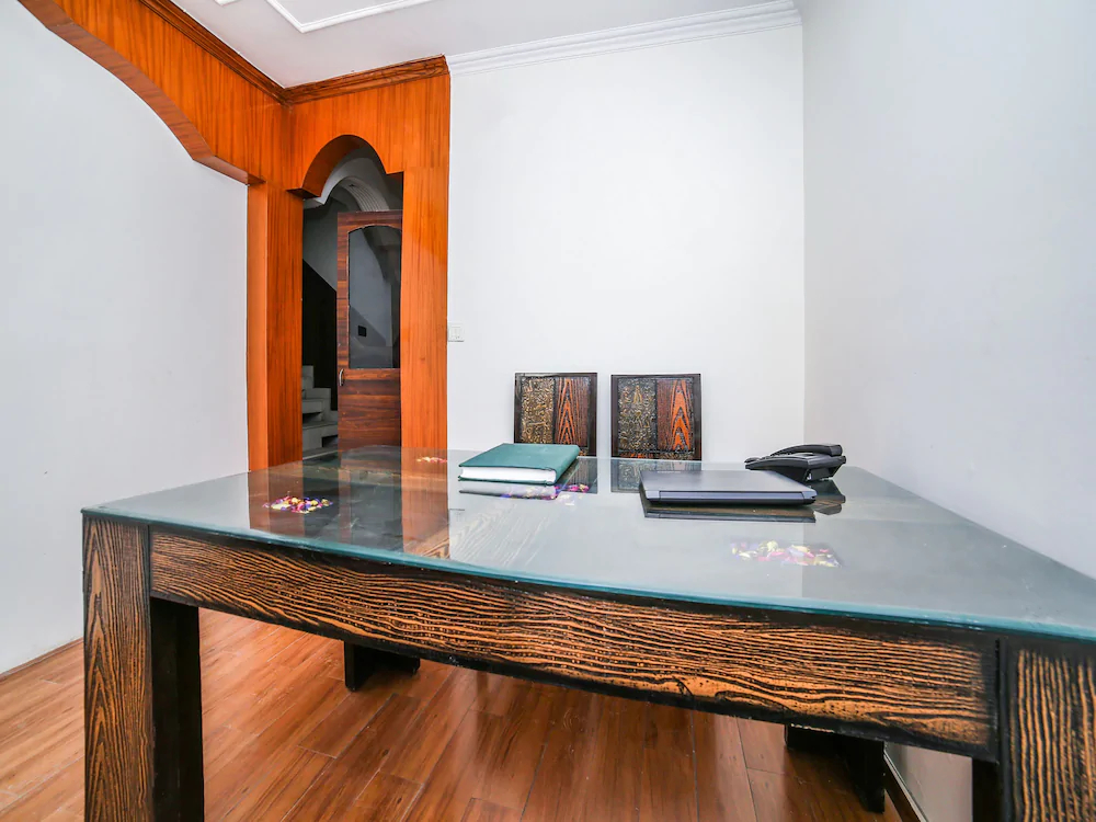 Hotel Royal Town By OYO Rooms
