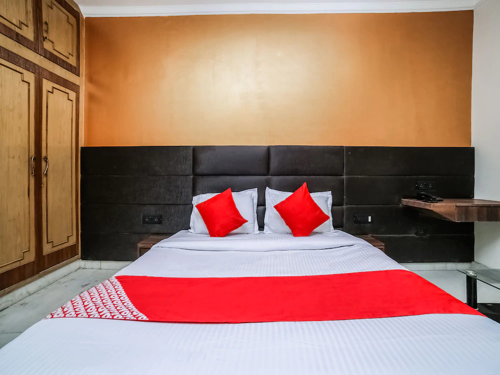 Hotel Royal Town By OYO Rooms