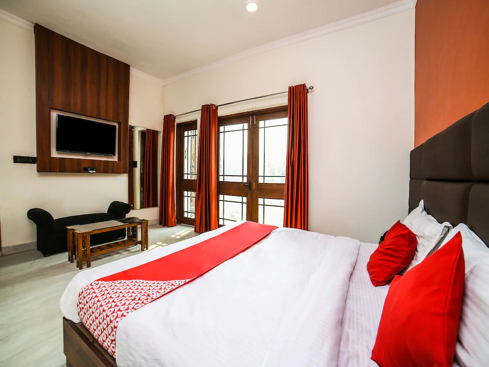 Hotel Royal Town By OYO Rooms