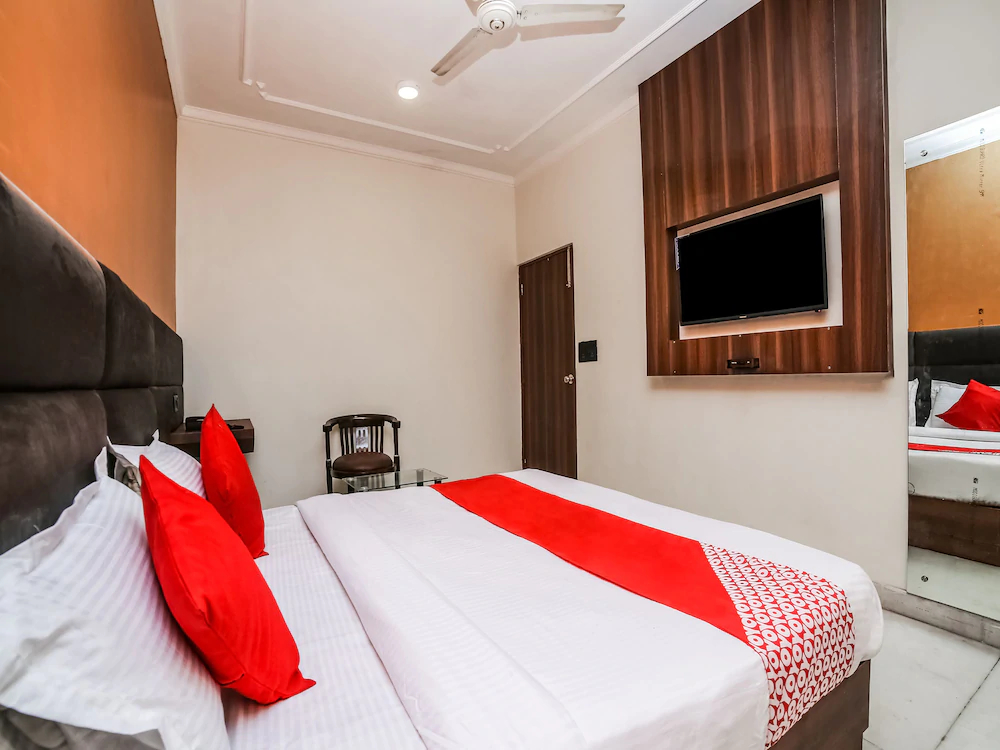 Hotel Royal Town By OYO Rooms