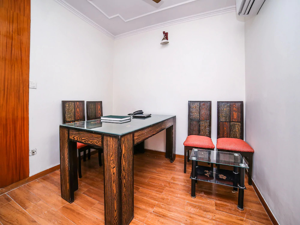 Hotel Royal Town By OYO Rooms