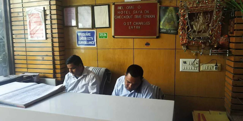 Hotel Saya Deluxe New Delhi Railway Station by ADB Rooms