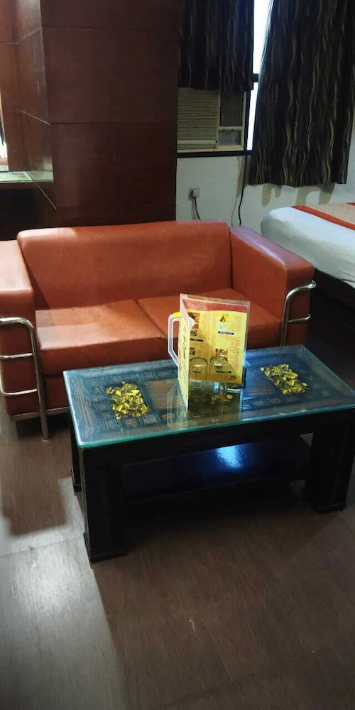 Hotel Saya Deluxe New Delhi Railway Station by ADB Rooms
