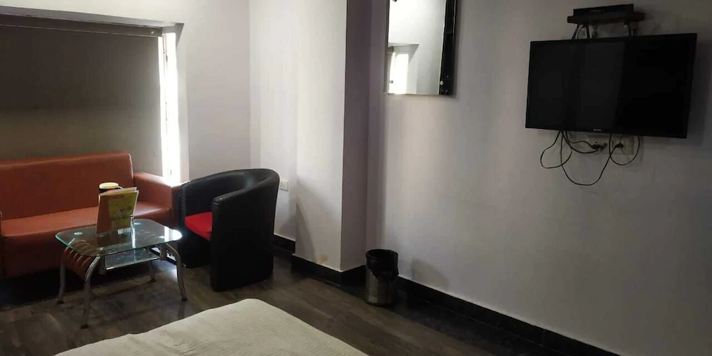 Hotel Saya Deluxe New Delhi Railway Station by ADB Rooms