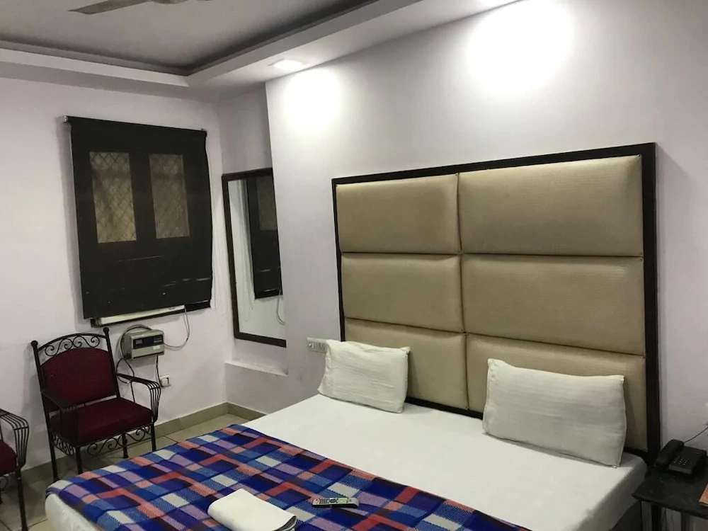 Hotel Saya Deluxe New Delhi Railway Station by ADB Rooms