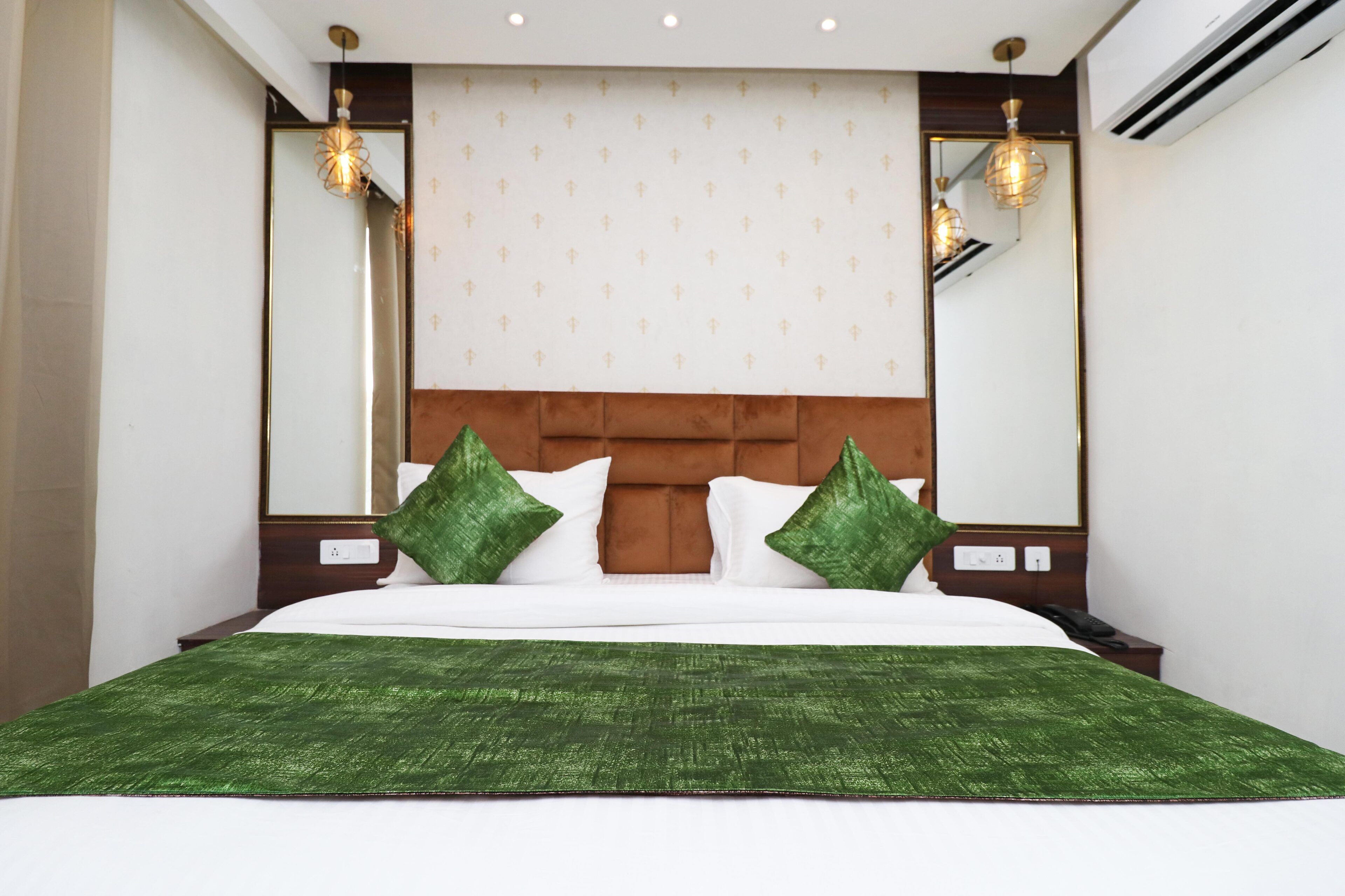 Super Townhouse Hotel Silver Saffron