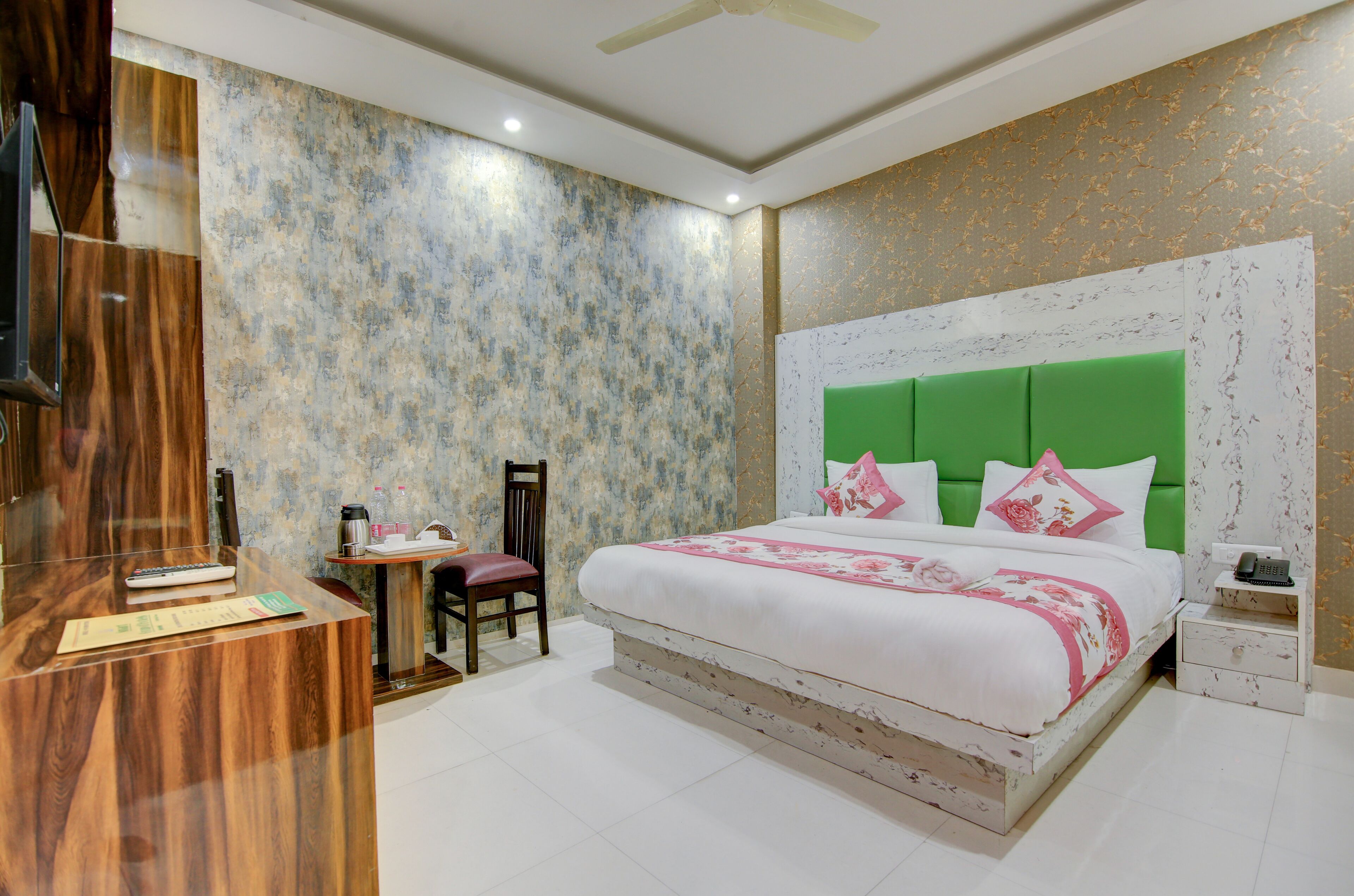 Hotel Smart Signature