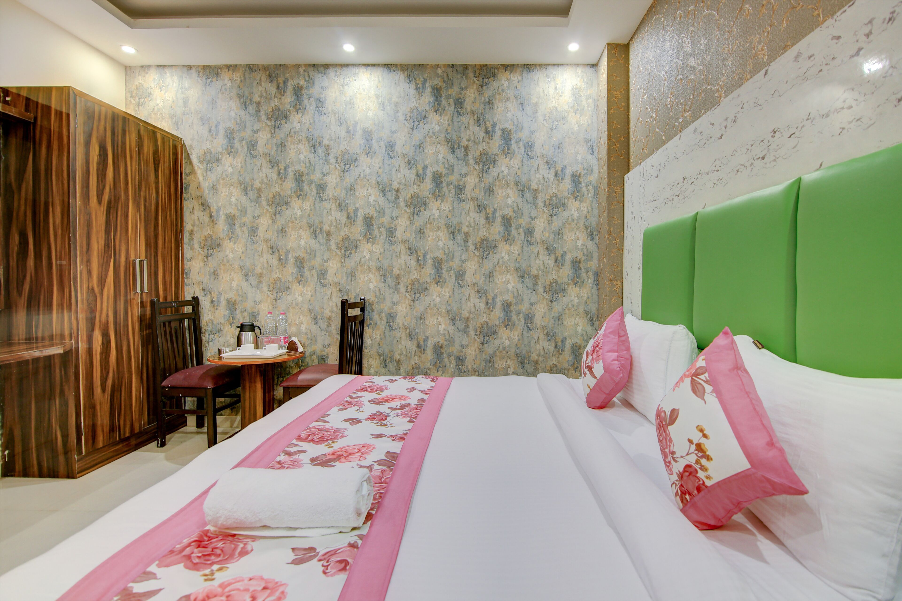 Hotel Smart Signature