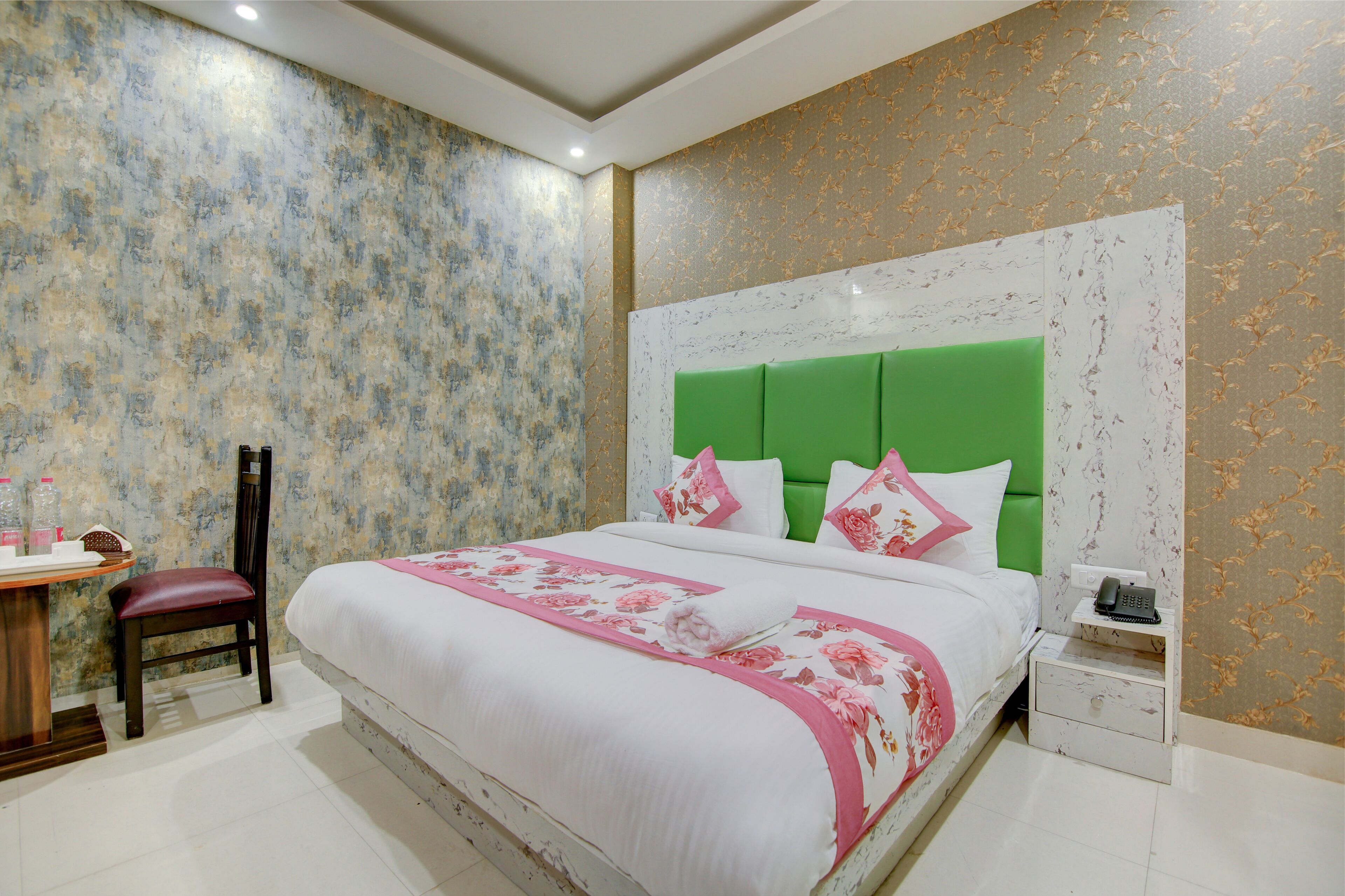 Hotel Smart Signature