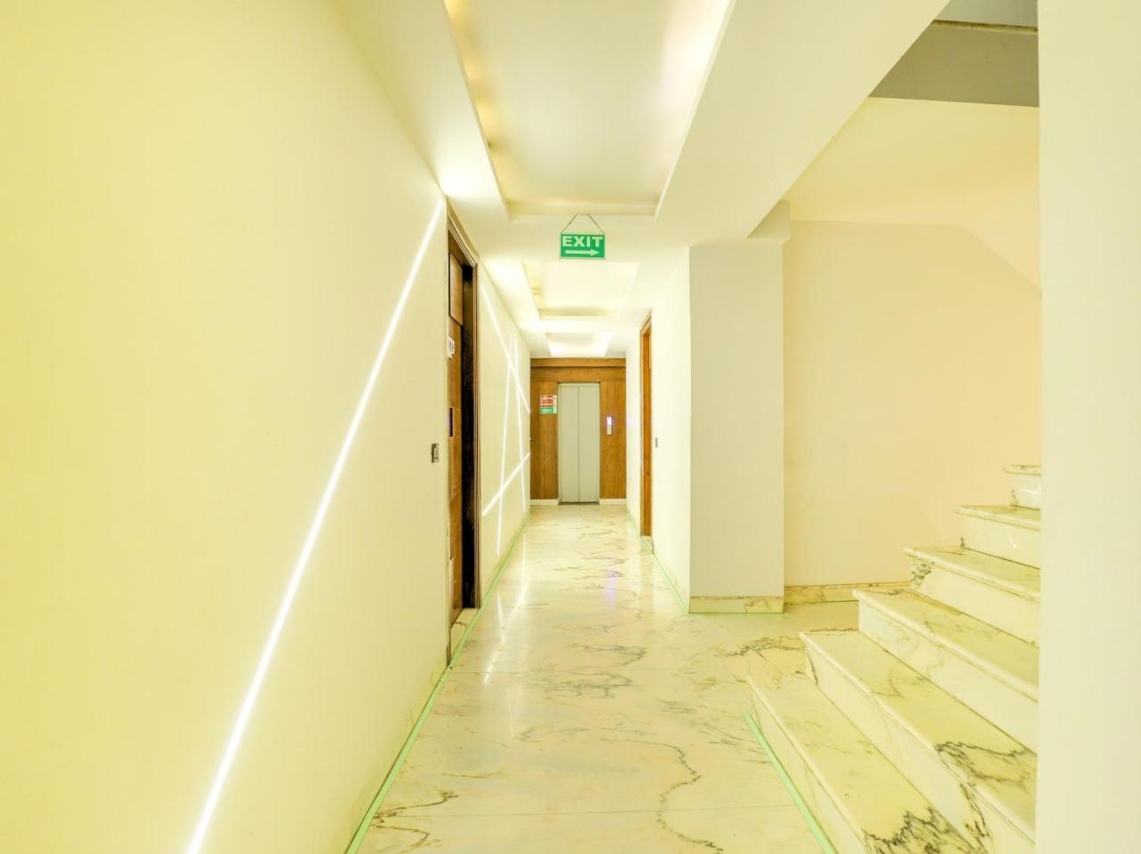 Capital O 73312 Hotel Staybook
