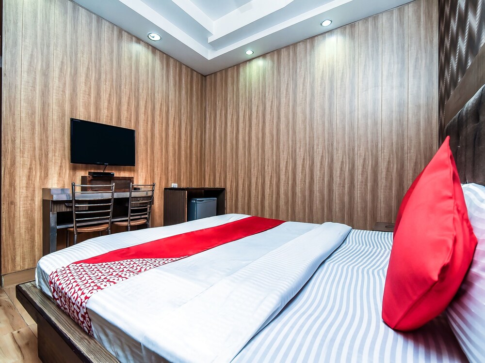 Hotel Sunrize By OYO Rooms