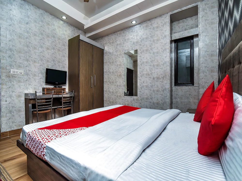 Hotel Sunrize By OYO Rooms