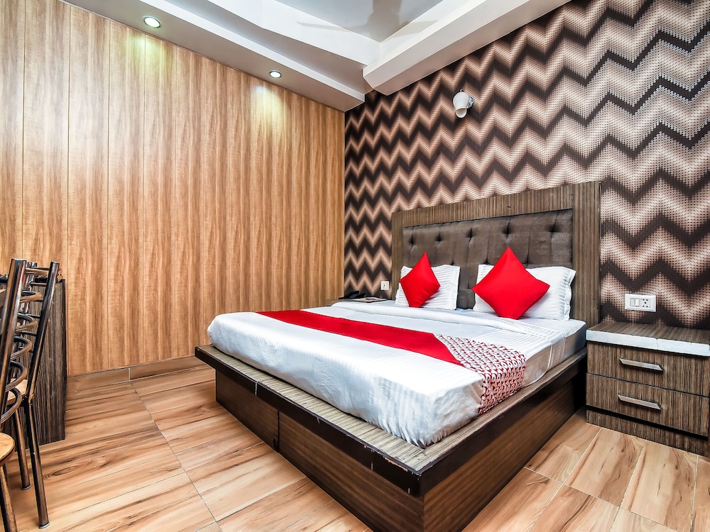 Hotel Sunrize By OYO Rooms