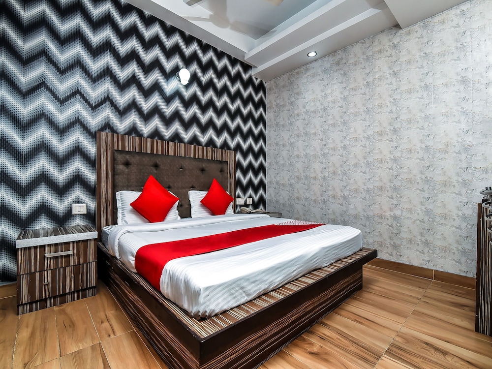 Hotel Sunrize By OYO Rooms