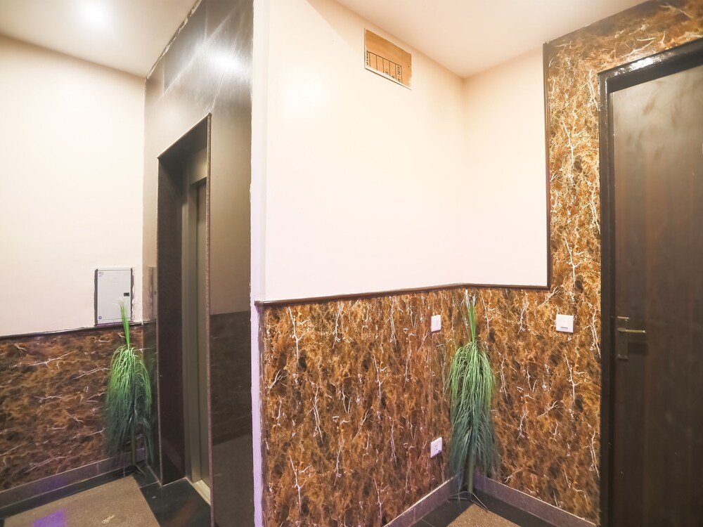 Capital O 47820 Luxury Stay