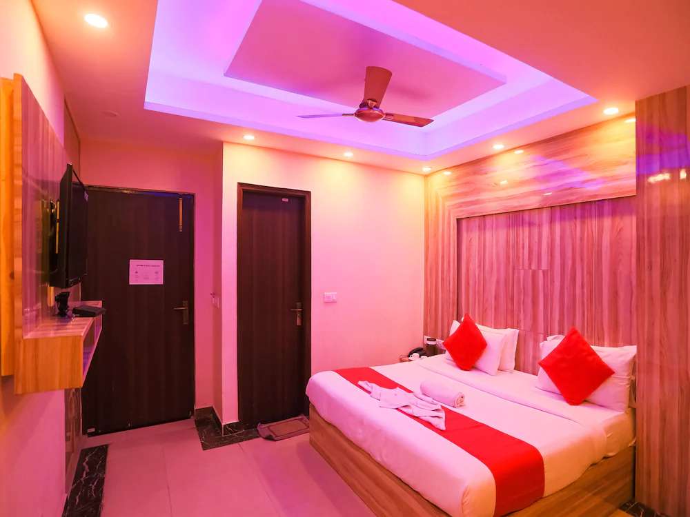 Capital O 47820 Luxury Stay