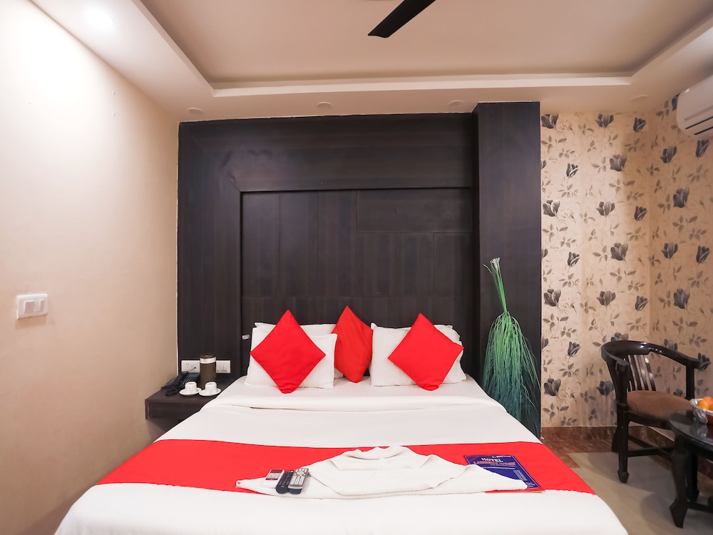 Capital O 47820 Luxury Stay