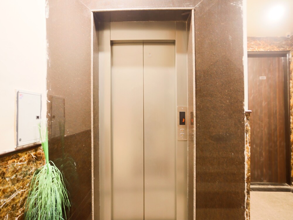 Capital O 47820 Luxury Stay