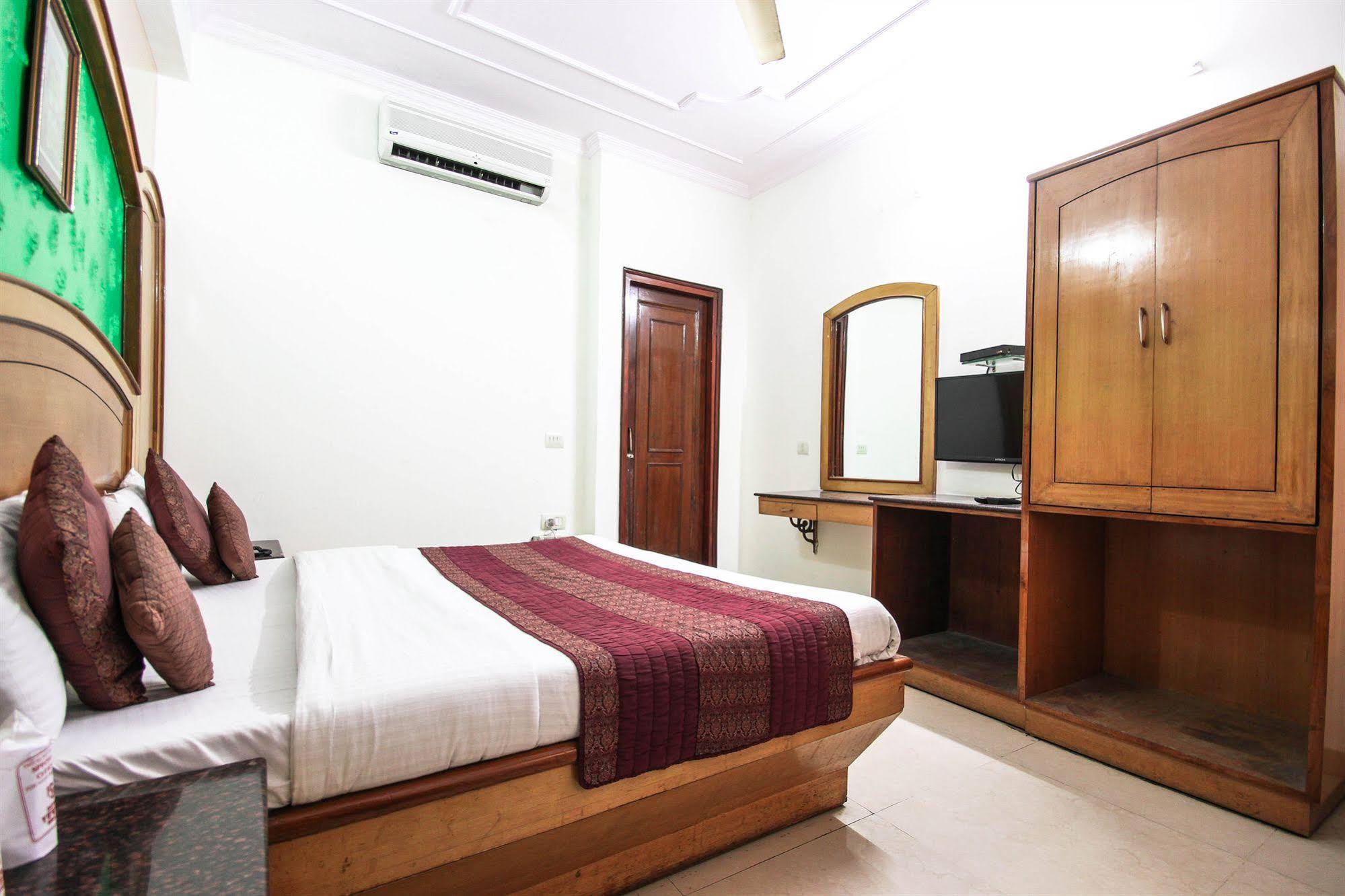 Hotel Yuvraj Deluxe