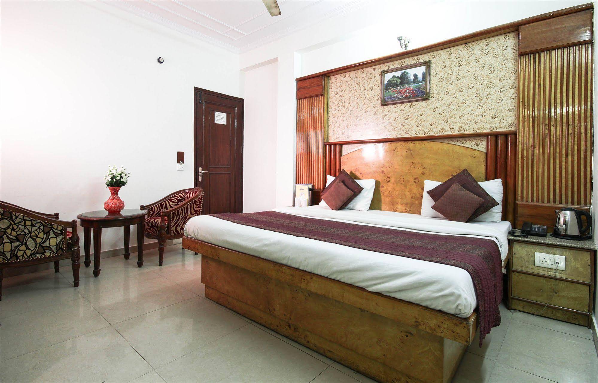 Hotel Yuvraj Deluxe