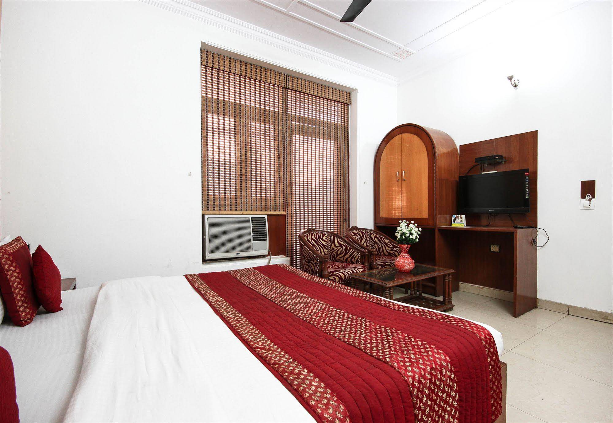 Hotel Yuvraj Deluxe