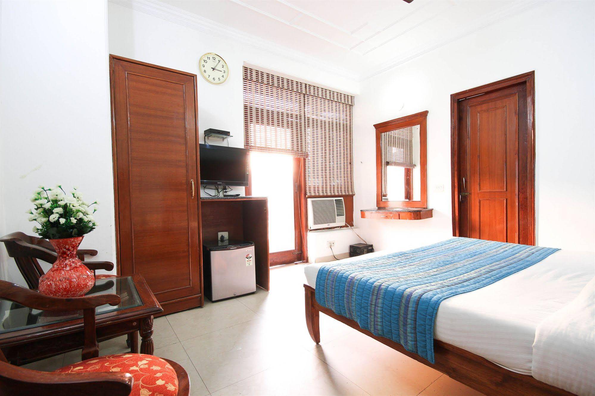 Hotel Yuvraj Deluxe