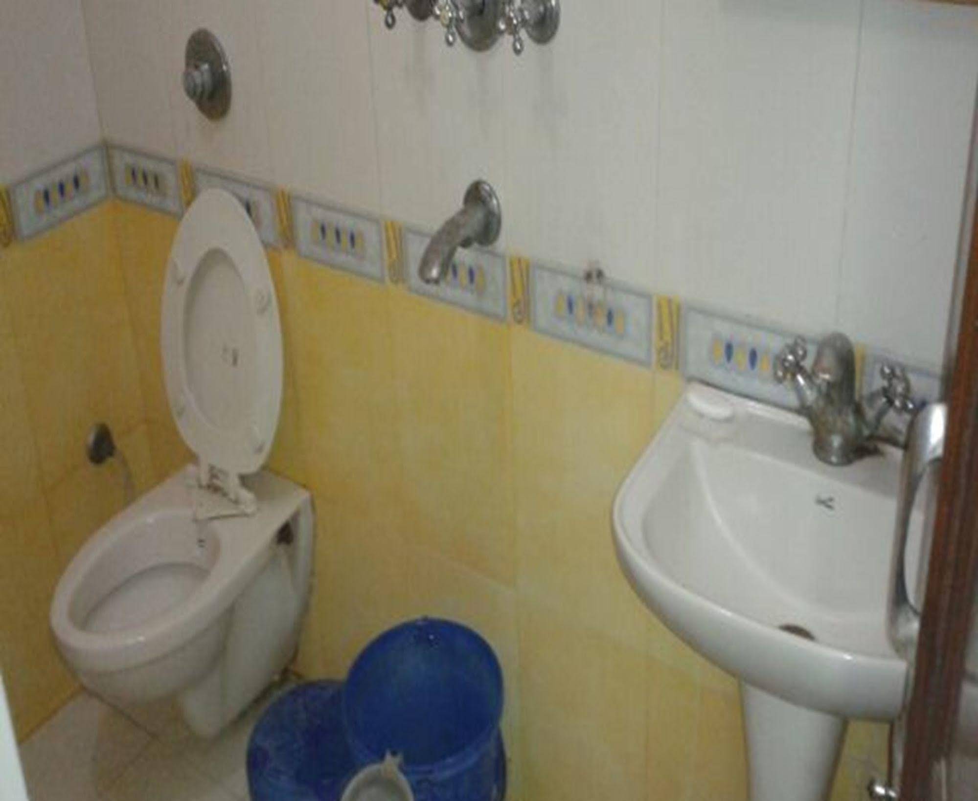 Hotel Yuvraj Deluxe