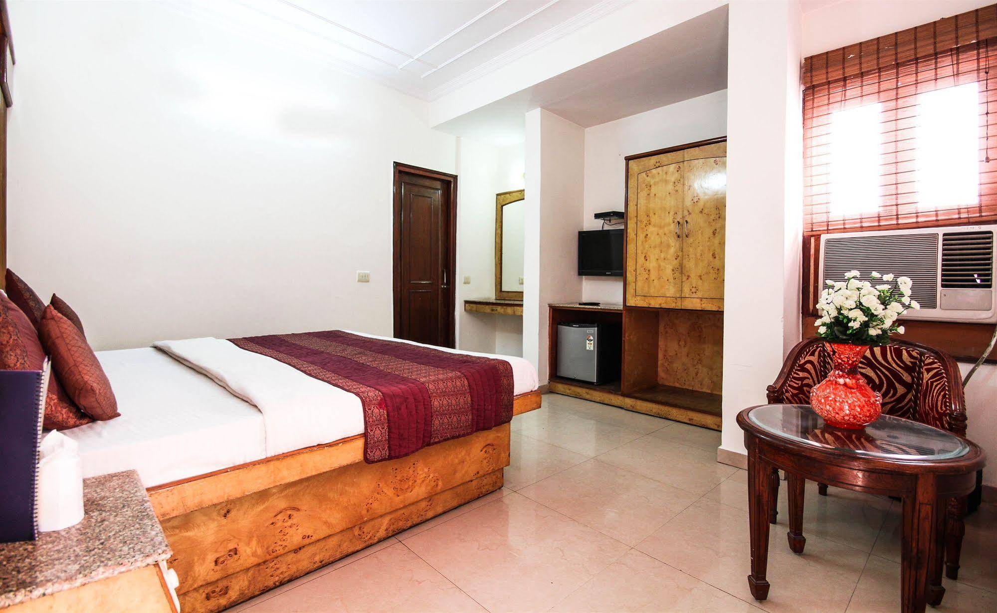 Hotel Yuvraj Deluxe