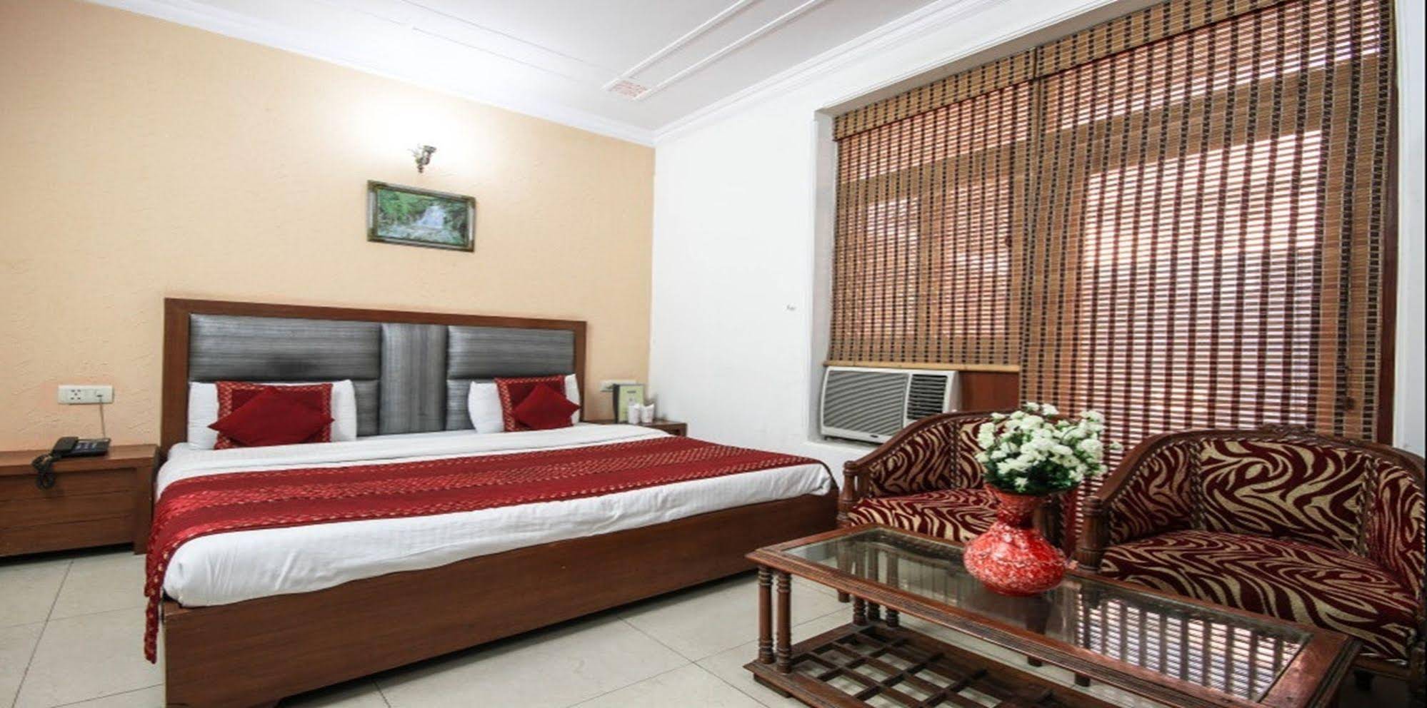 Hotel Yuvraj Deluxe