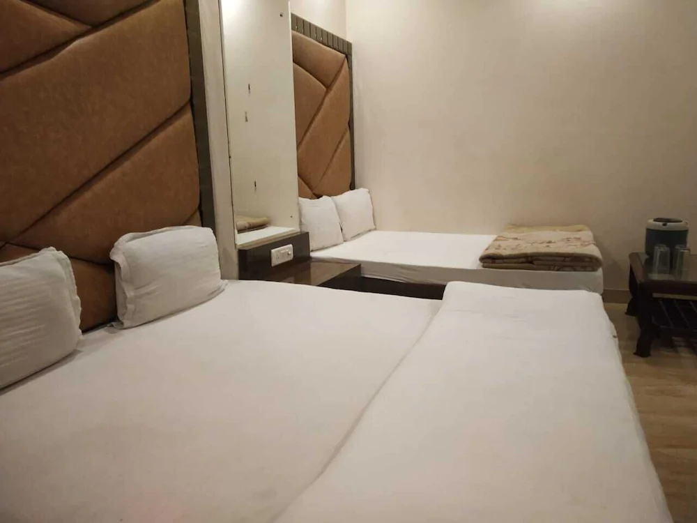 Hotel Indo Continental by ADB Rooms