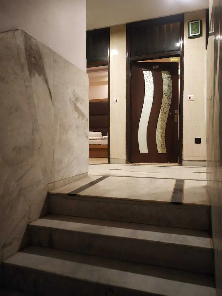 Hotel Indo Continental by ADB Rooms