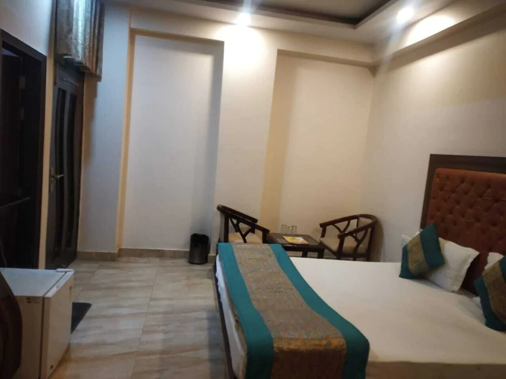 Hotel Indo Continental by ADB Rooms