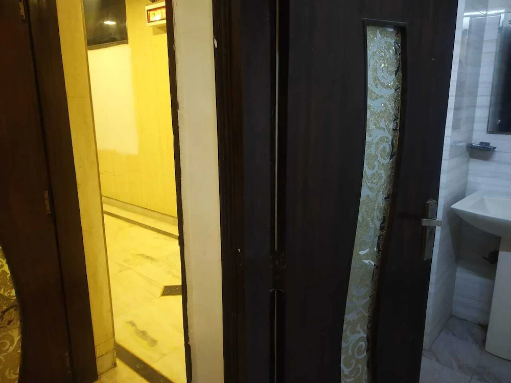 Hotel Indo Continental by ADB Rooms