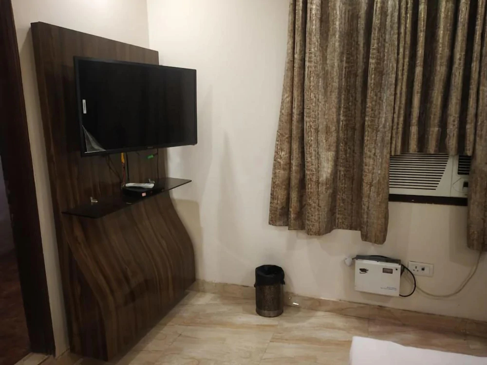 Hotel Indo Continental by ADB Rooms