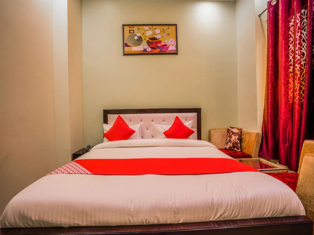 Janak Residency By OYO Rooms