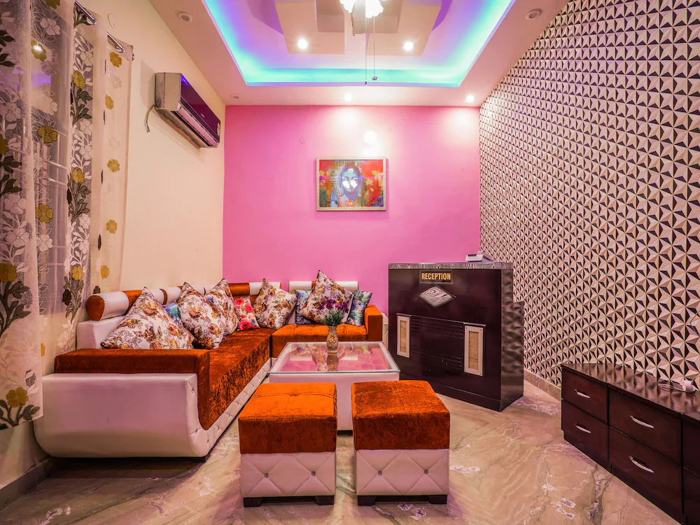 Janak Residency By OYO Rooms