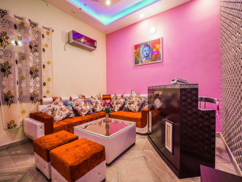 Janak Residency By OYO Rooms