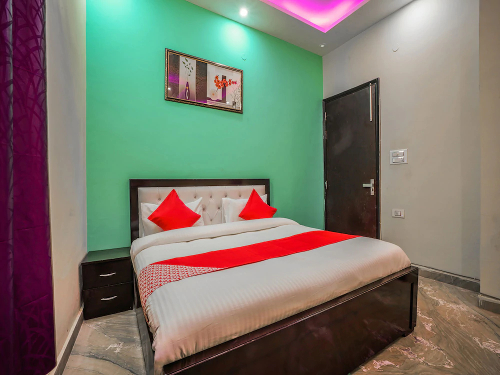 Janak Residency By OYO Rooms